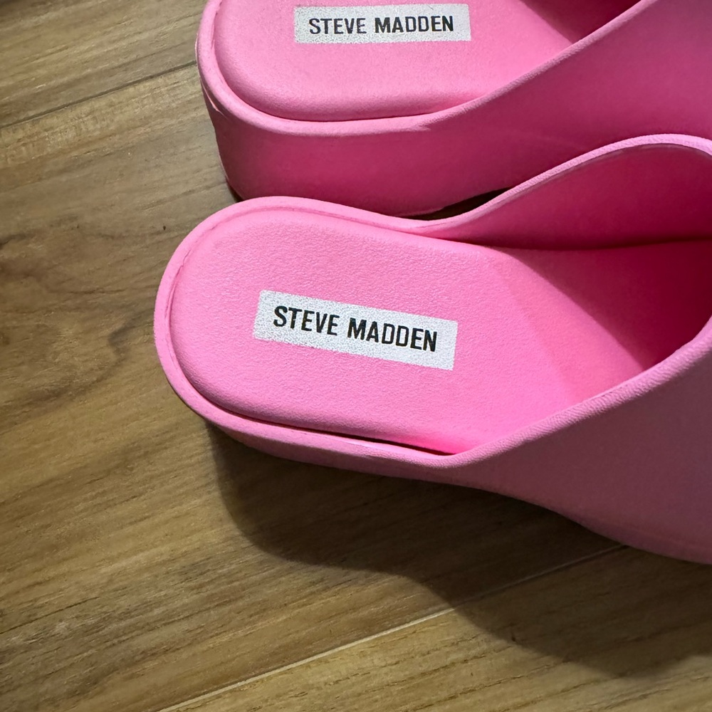 Steve Madden Bright Pink Platform Mules - Picture 2 of 11